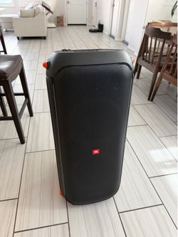 JBL party Box 710 speaker