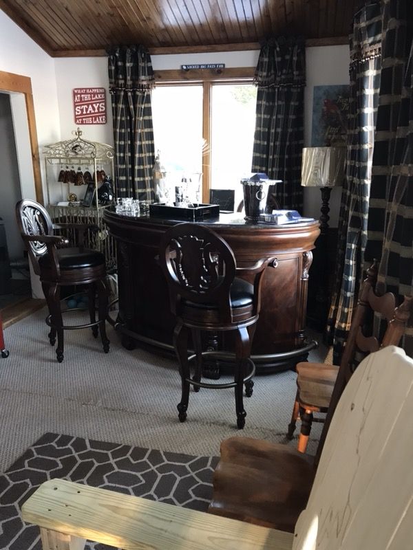 BAR WITH THREE BAR STOOLS