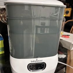 Baby Brezza One Step™ Baby Bottle Sterilizer And Dryer Advanced- Priced to sell