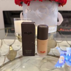 https://offerup.com/redirect/?o=bS5waA== by Mary Phillips Le Skin Weightless Serum Foundation FIRM PRICE 🤎