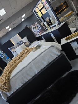 ✨️4pc Queen, King Bedrooms ✨️ Furniture Sectionals, Dining Avail