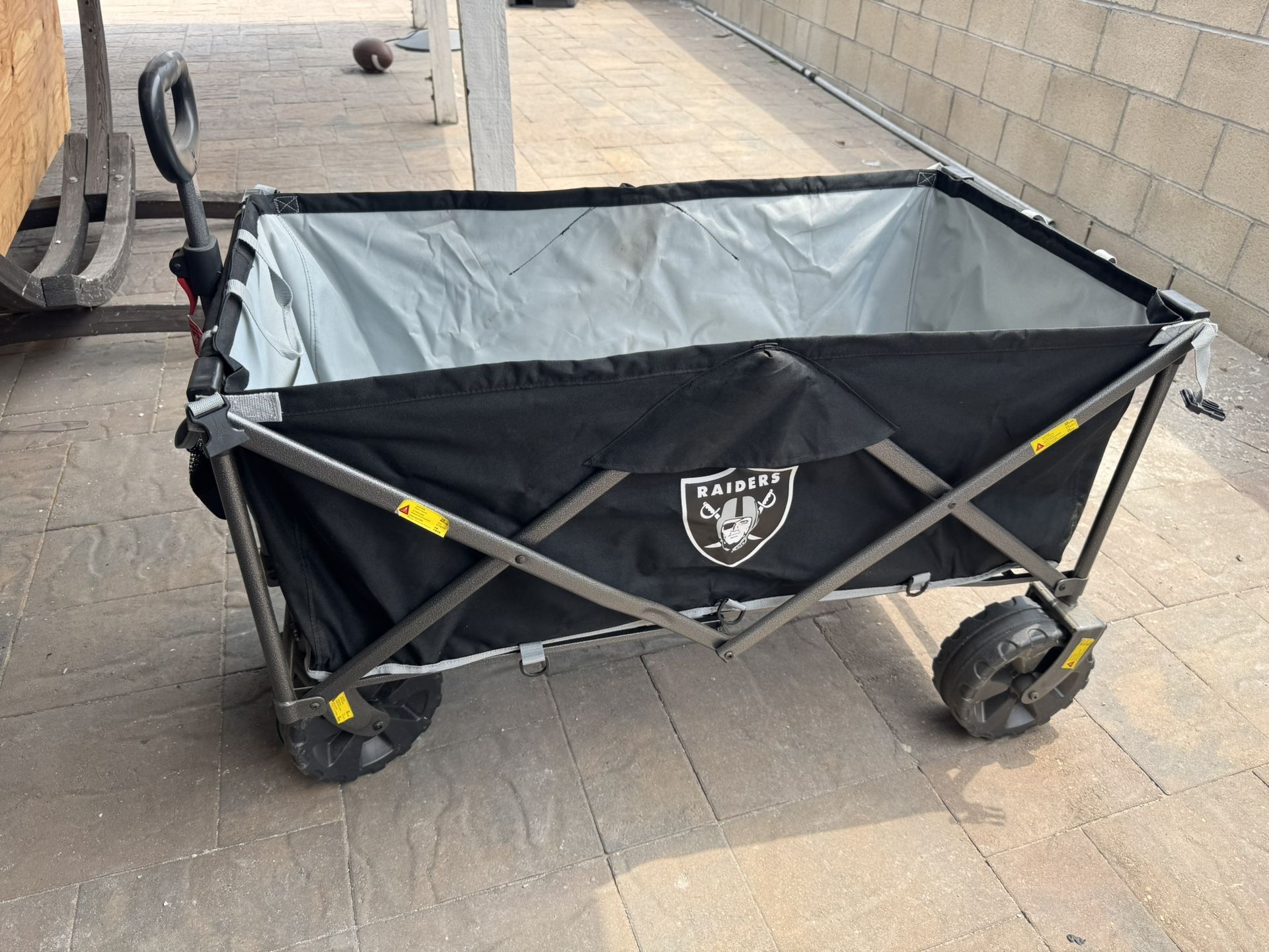 Raiders Fold Up Wagon