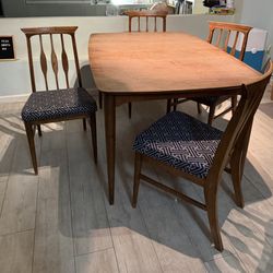 An Original 50s-60s Mid Century Modern MCM Dining Set With 4 Chairs 