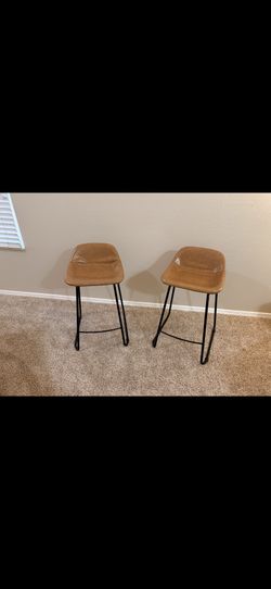 Set of 2 Modern Faux Leather Bar Stools / Counter Height Stools