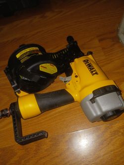 Dewalt 2/1/2 in siding nailer