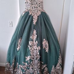 Quincenerra Dress With Doll And Pillow 