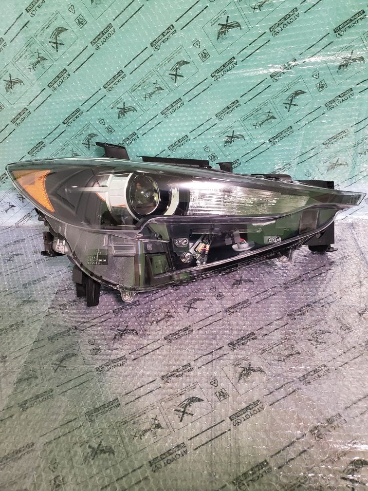 2017 2018 MAZDA CX-5 Front Right side Passenger Headlight Headlamp OEM Part # K124 51030