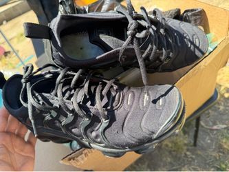 Vapor Max Black size 9 men’s