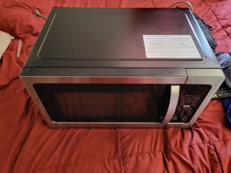 Microwave in very good condition like new Works great 19th Ave and baseline