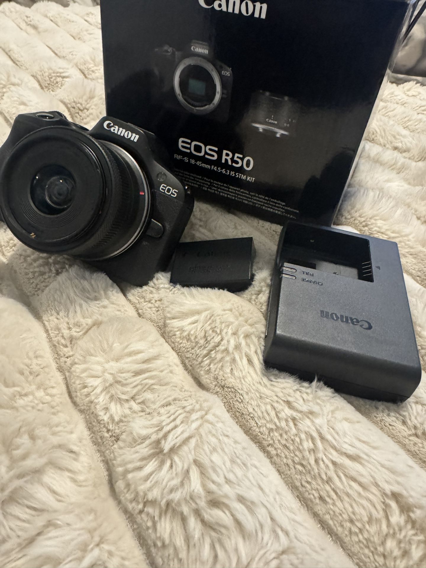 EOS R50