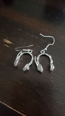 Dj headphones earrings