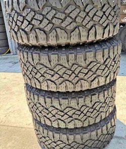 275 70 18 Goodyear tires Con 80% de Vida Las 4