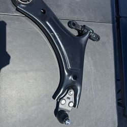 Right Lower Control Arm 