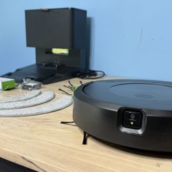 iRobot Roomba J7+ Combo Robot Vacuum & Mop 
