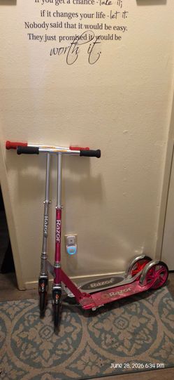 Razor Kick Scooters set of 2