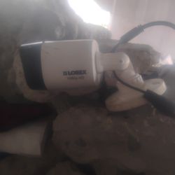 Lorex LBV2521 HD 1080p Indoor/Outdoor Night Vision Security Camera.