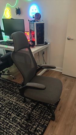 Ergonomic office or gaming chair