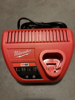 M12 Charger