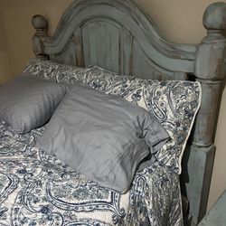 Queen Bed W/Nightstands