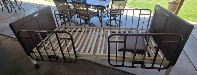 MEDICAL BED WITH AIR MATTRESS