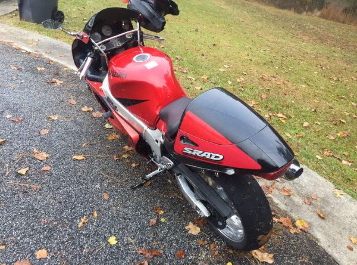 Suzuki 1998 GTR 600 Motorcycle