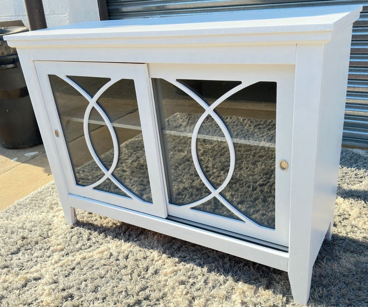 cabinet / sideboard