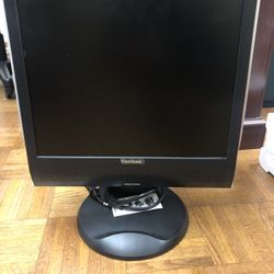 17” Computer Monitor