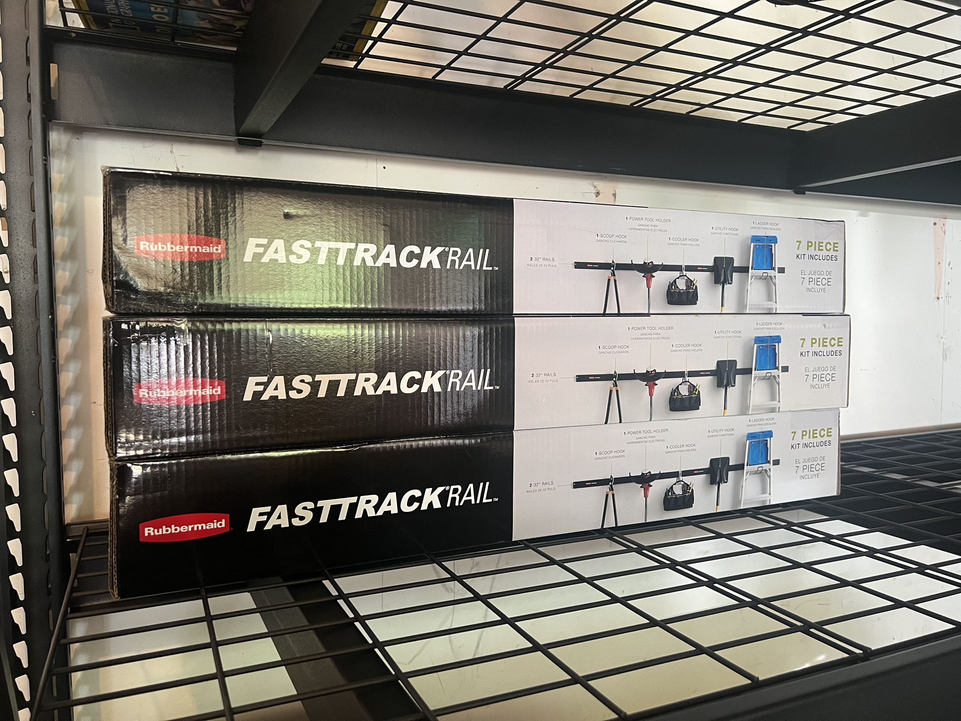 Rubbermaid Fasttrack Rail System