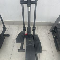 Gold’s Gym Elliptical Stride Trainer 380