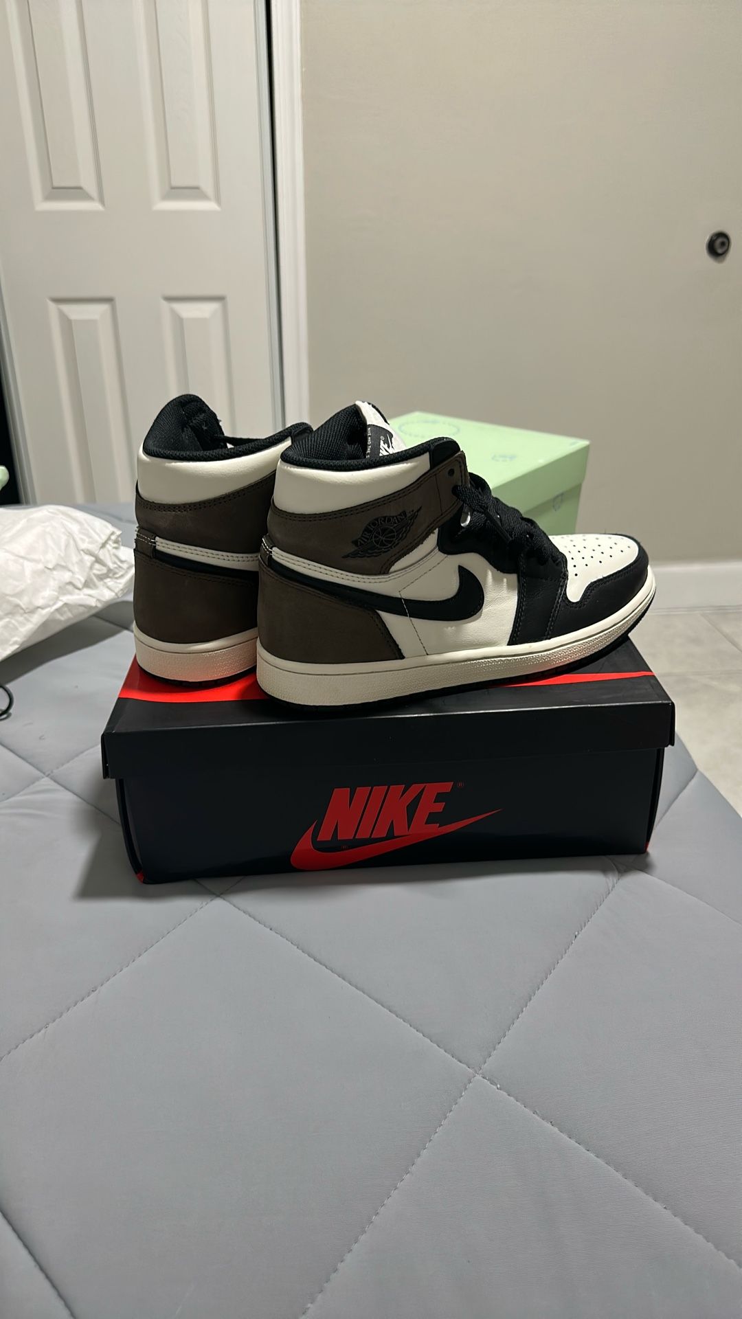 Mochas Air Jordan 1