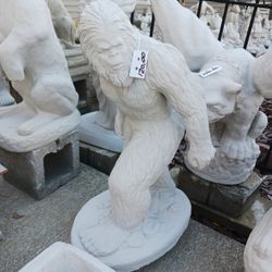 FIRM .. 25" Tall,  Garden Concrete Statue,  Pls ,  read All The information 