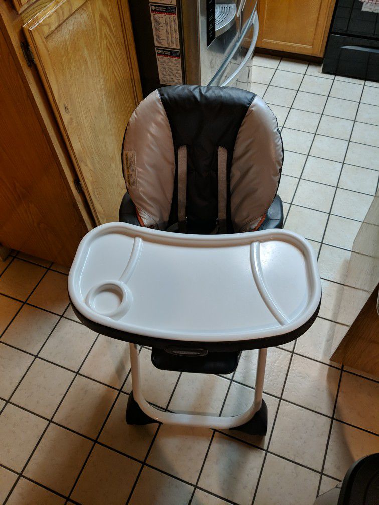 Graco High Chair, Duo Diner 2 In 1
