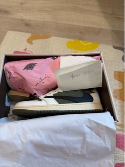 Travis Scott Jordan 1 Low medium olive