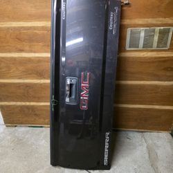 2014-2018 GMC Sierra and chevy silverado tailgate 