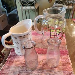 VINTAGE KITCHEN GLASSWARE SET