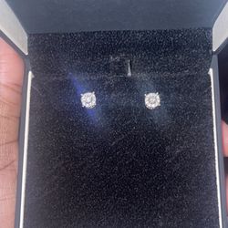 10k Diamond Cluster Earrings 