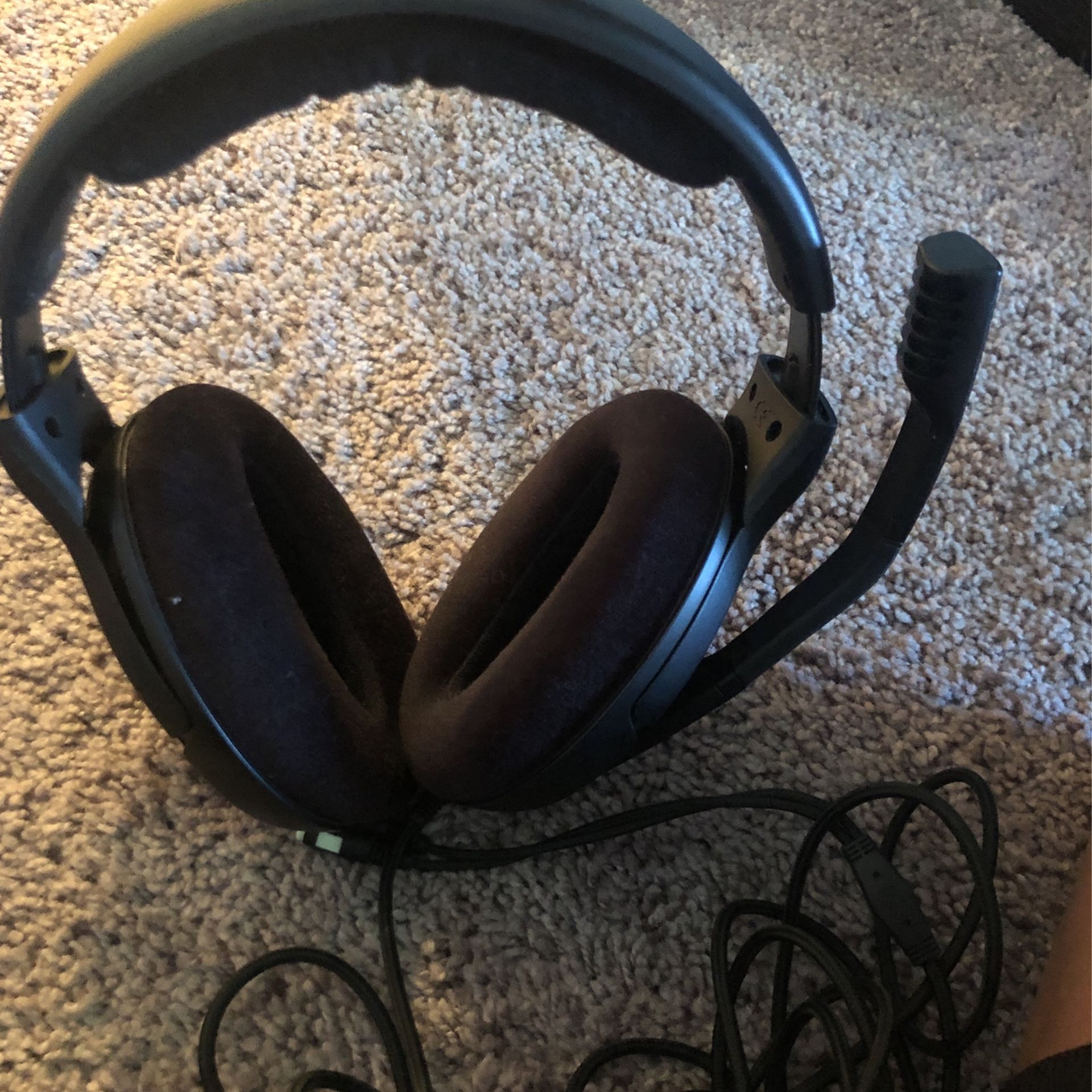 Full black Sennheiser Gaming Headset