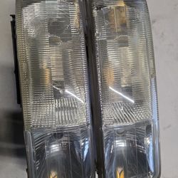 Chevy Tahoe Headlights 2000-2006