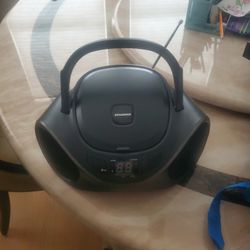 BLUETOOTH PORTABLE CD RADIO BOOMBOX