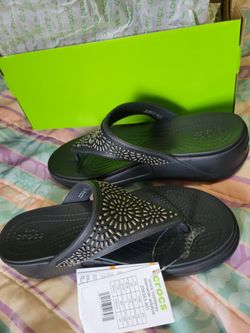 Crocs Sandals New/ Sandalias Nuevas CROCS