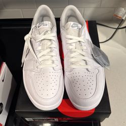 Jordan 1 Low OG’s Size 12