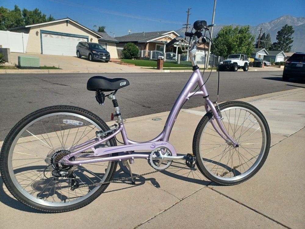 Manhattan Smoothie Deluxe Edition Beach Cruiser Bike