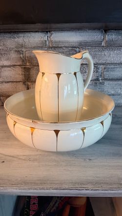 Mid-Century Jug and Washbowl  (78247)