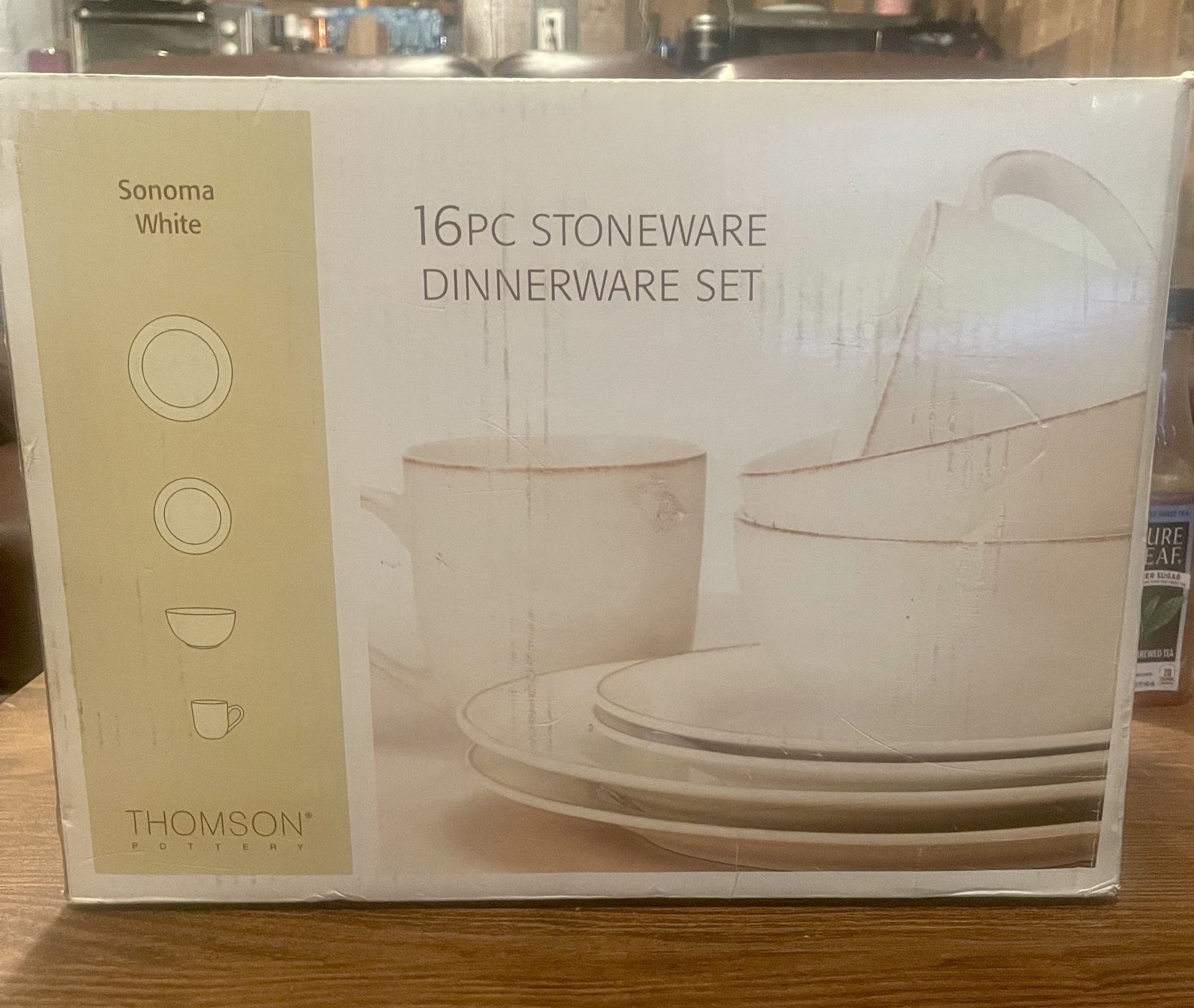 Thomson Pottery Sonoma White 16 Piece Dinnerware Set: Kitchen & Dining