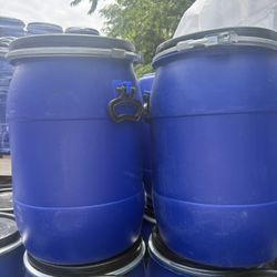 10 Gallon Plastic Barrels 
