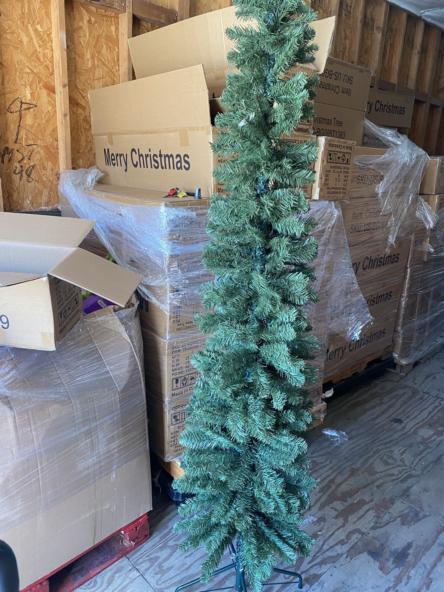 Christmas Tree 7’ Pencil Style No Lights 