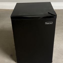 Portable refrigerator 