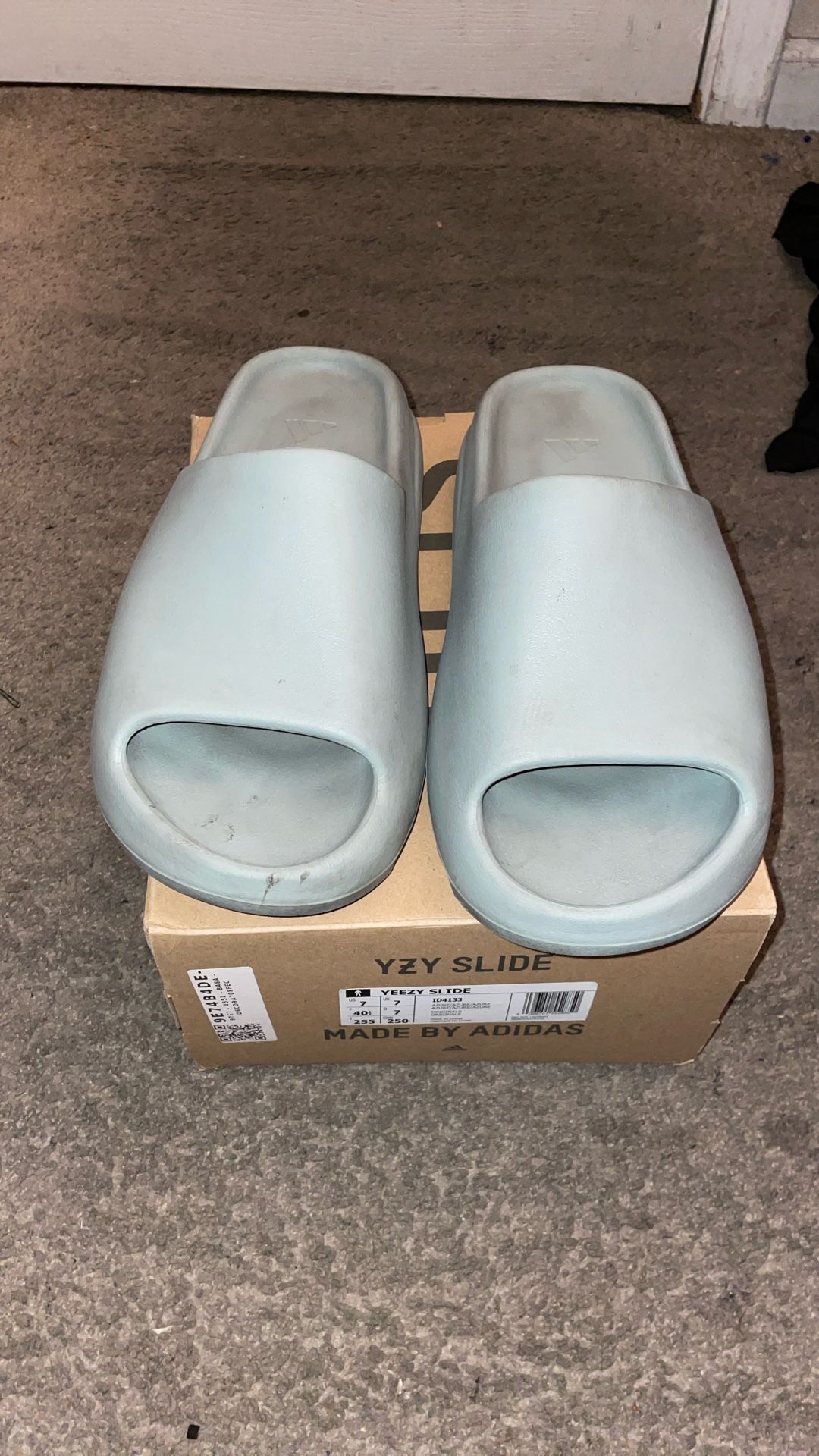 Yeezy Slide (salt) Flexible on Price