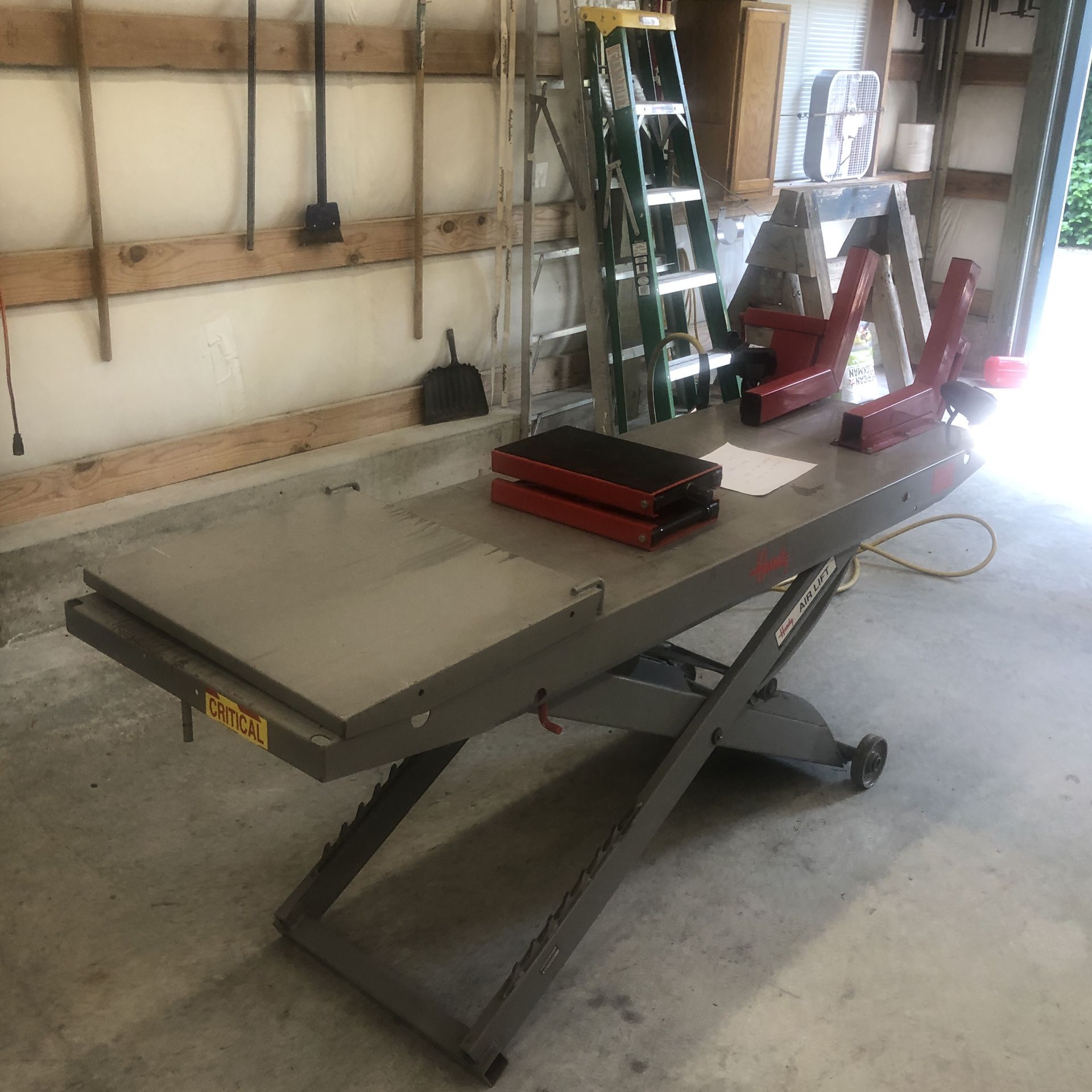 Handy Motorcycle Lift Table for Sale in Lynnwood, WA OfferUp