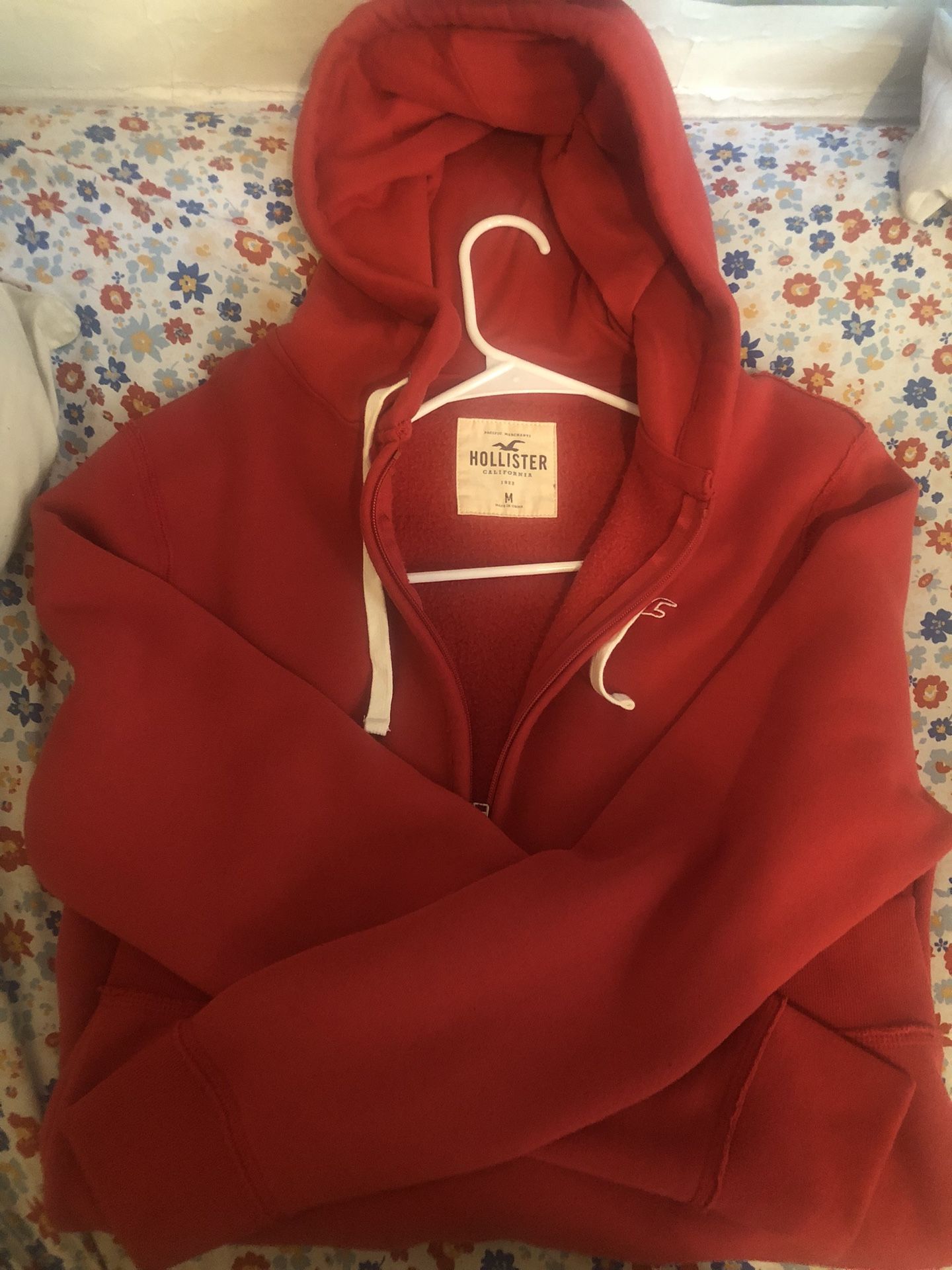 Hollister Red Zip Up Hoodie Dead Stock Size Medium
